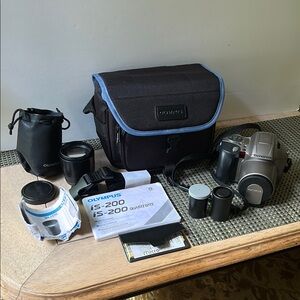 Vintage OLYMPUS 35mm Camera w/ Bag , independent Lens, booklet, film etc